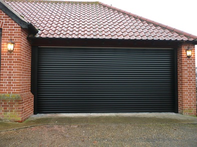 роллетные ворота для гаража на даче